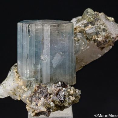 Apatite on Quartz