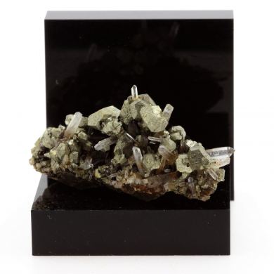 Siderite, Pyrite, Quartz.