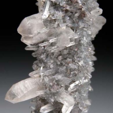 Gitter Quartz on Feldspar
