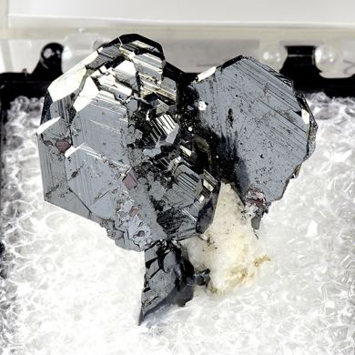 Hematite with Rutile, Albite