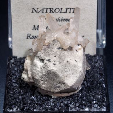 Analcime with Natrolite