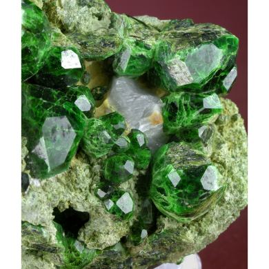 Garnet var. Demantoid