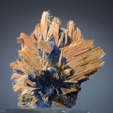 Rutile on Hematite -epitaxial crystals