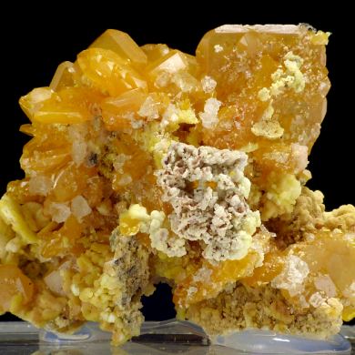 Wulfenite, mimetite, calcite