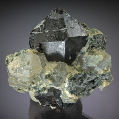 Cassiterite on Quartz w. Chlorite