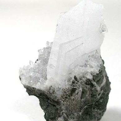 Yugawaralite