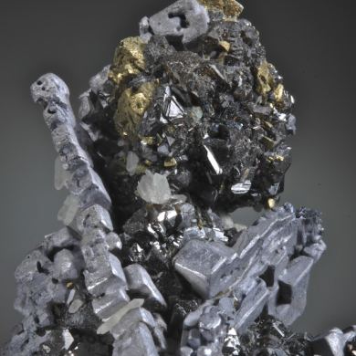 Galena- skeletal and chain growths with Sphalerite, Chalcopyrite and Quartz