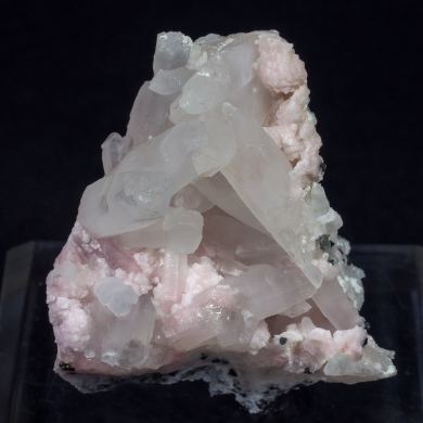 Mn-bearing Calcite with Quartz, Sphalerite, Calcite and Rhodonite