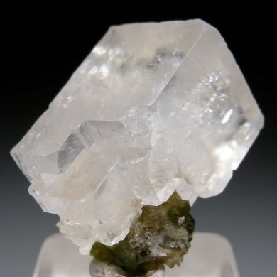 Magnesite with Uvite