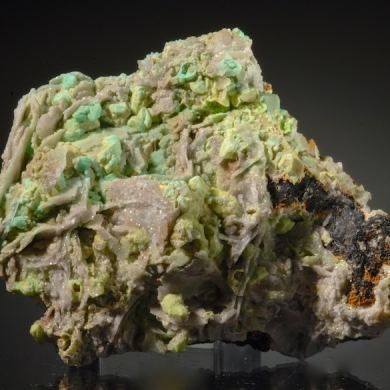 Cerussite covered by Pyromorphite