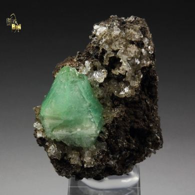 ADAMITE var. CUPRIAN ADAMITE, CALCITE