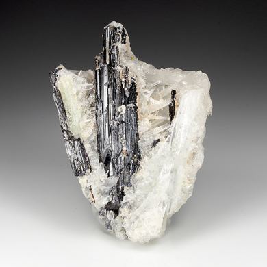 Hubnerite with Quartz