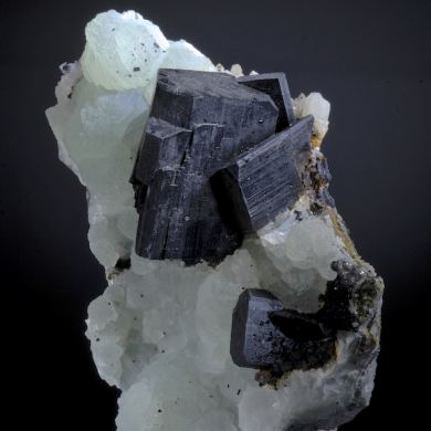 Babingtonite on Prehnite