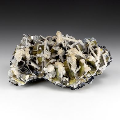 Calcite on Wulfenite
