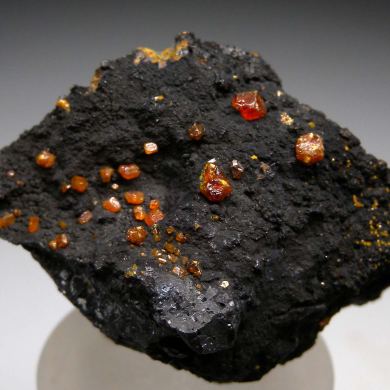 Stolzite