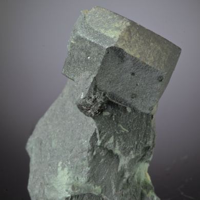 Garnet pseudomorphed by Chamosite (Chlorite)