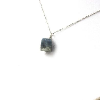 Raw Sapphire necklace. 12.62 ct.