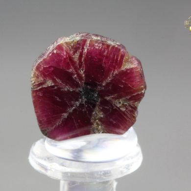 CORUNDUM var. RUBY - TRAPICHE