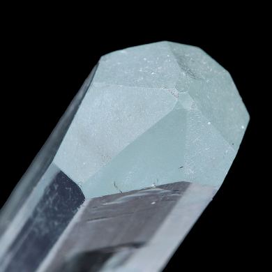 Beryl (var: « Aquamarine ») / Localité - Shigar Valley, District de Skardu, Baltistan, Gilgit-Baltistan (Régions du Nord), Pakistan