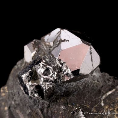 Sperrylite with Chalcopyrite
