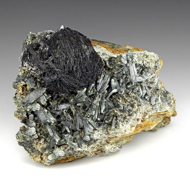 Magnetite after Hematite with Quartz, Hedenbergite
