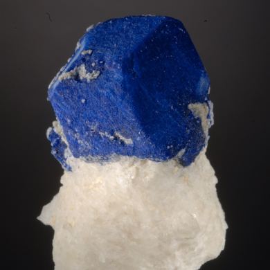 Lazurite pseudo after Sodalite