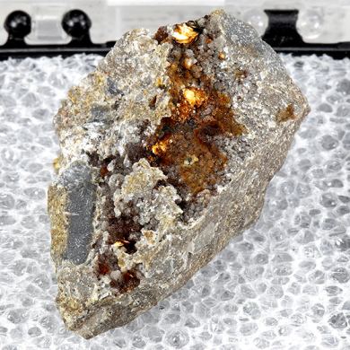 Hinsdalite with Goethite, Quartz