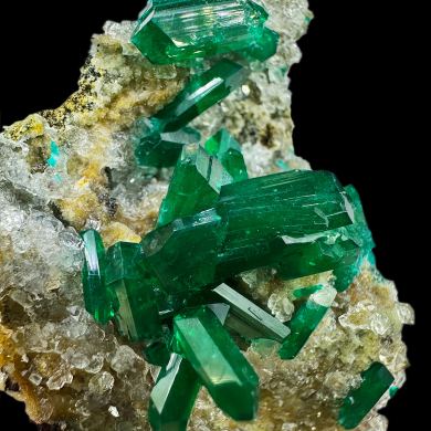 Dioptase, quartz