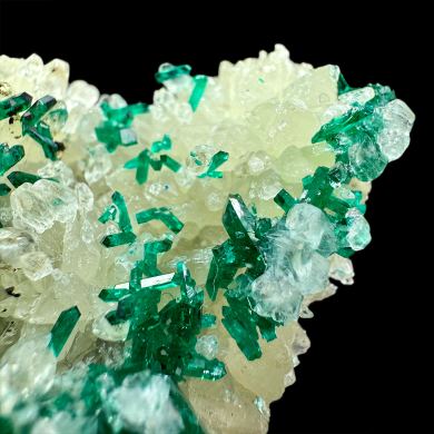 Dioptase, calcite