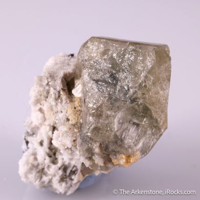 Hydroxylherderite on Albite