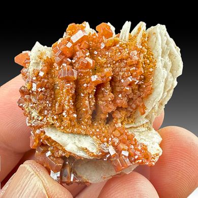 Vanadinite with Barite