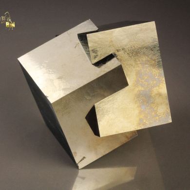 twinned PYRITE floater