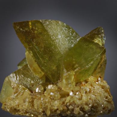 Titanite var. Sphene, twinned crystals