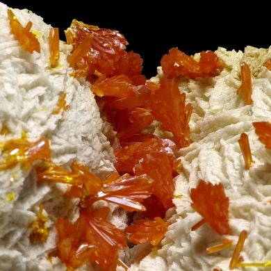 Orpiment, dolomite