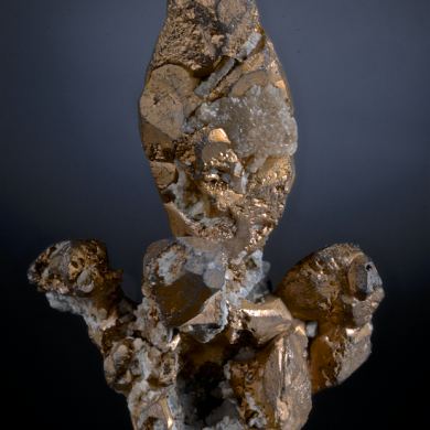 Copper -superb spinel twins
