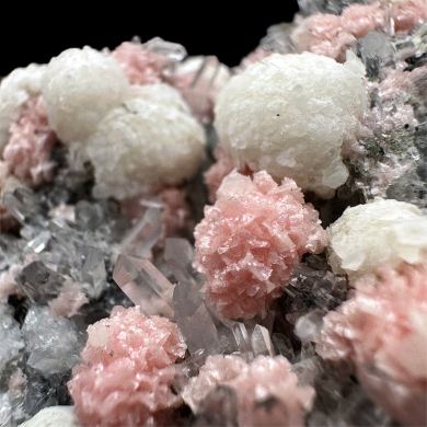 Rhodochrosite, calcite, quartz