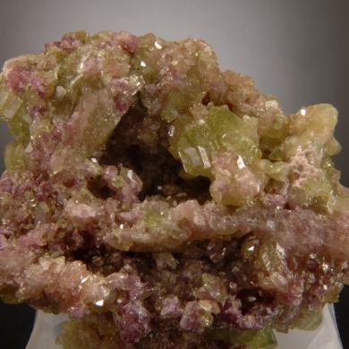Vesuvianite and Mangoan-Vesuvianite