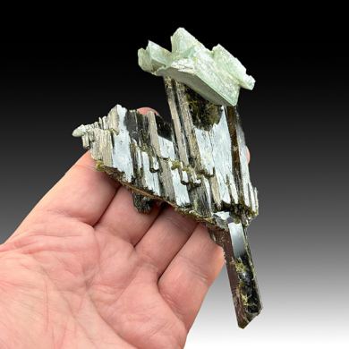 Epidote with Adularia, Chlorite