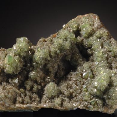 Ludlamite - fine crystals with minor Chalcopyrite