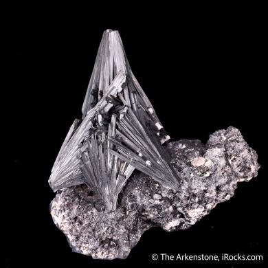 Pyrolusite on Rhodochrosite