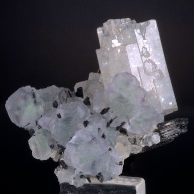 Goshenite & Fluorite on Schorl