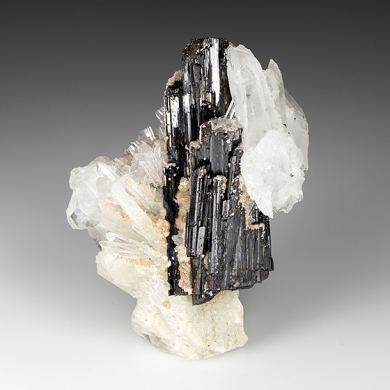 Hubnerite with Quartz
