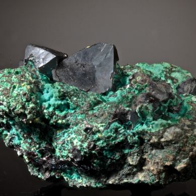 Cuprite (gem) w. Plancheite