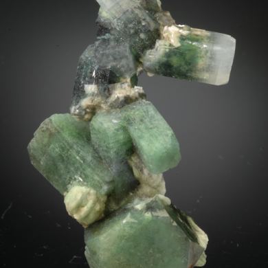 Apophyllite -partly included by Celedonite