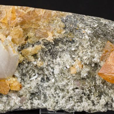 Scheelite with Quartz