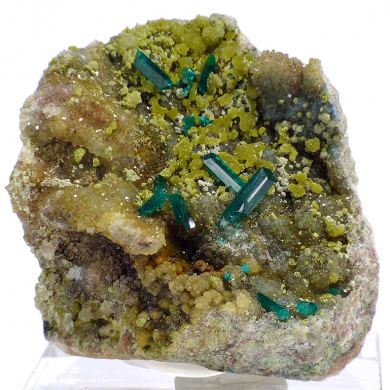 Dioptase, mimetite, quartz
