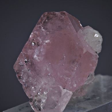 Fluorapatite (pink) with Albite
