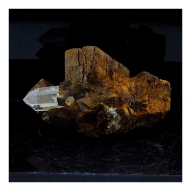 Quartz + Siderite. 78.0 ct.