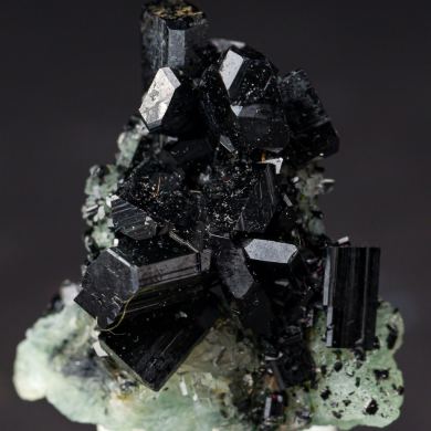 Babingtonite on Prehnite