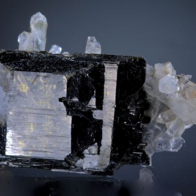 Epidote on Quartz